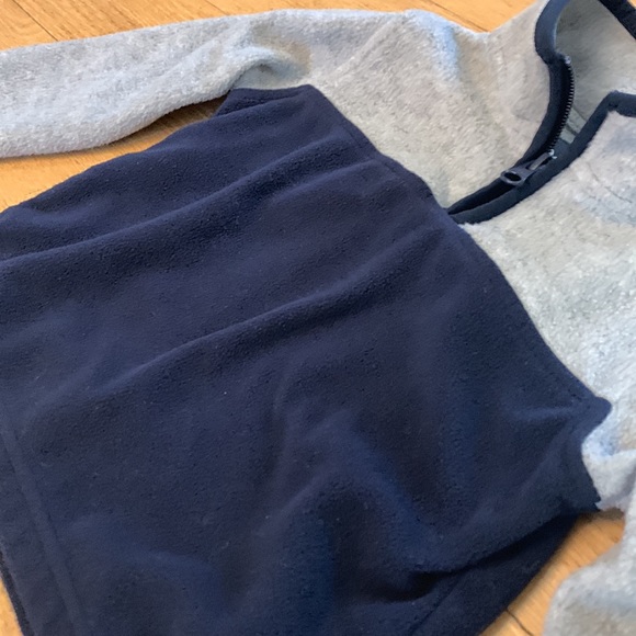 2T fleece sweater - Picture 3 of 3